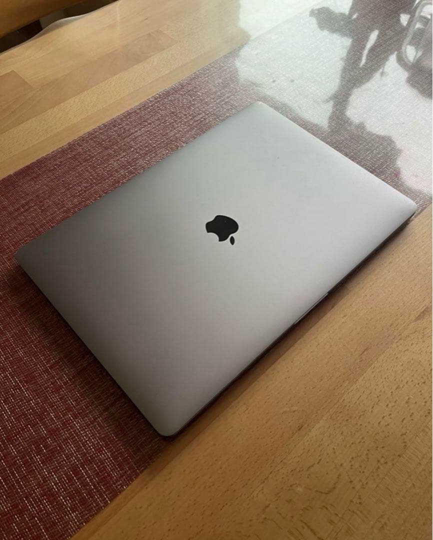 Apple MacBook Pro 15インチ 1TB スペースグレー