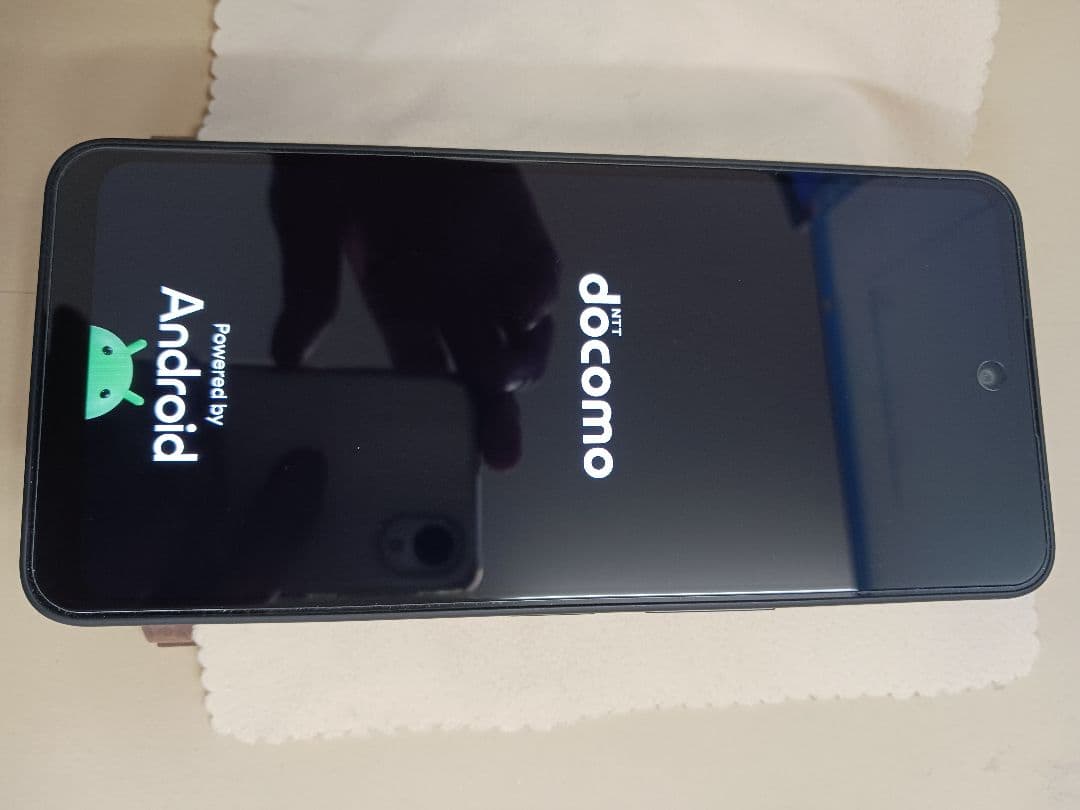 AQUOS wish 5 SH-52F 本体　スミ（中古）