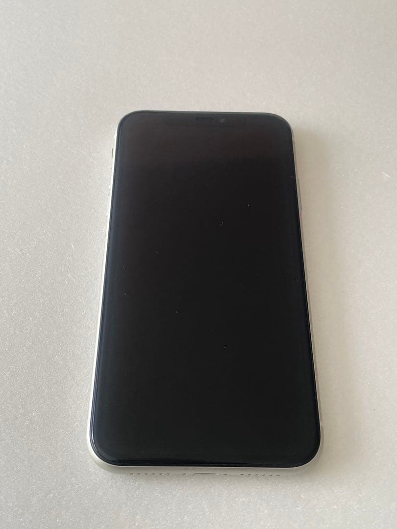 美品　Apple iPhone 11 64GB　ホワイト　　　　　SIMフリー