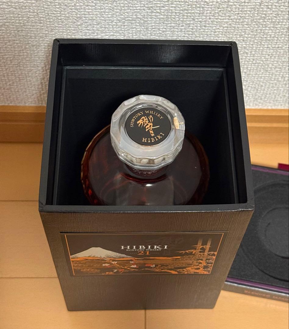 響21年 花鳥風月 意匠ボトル 700ml 化粧箱付 サントリーウイスキー