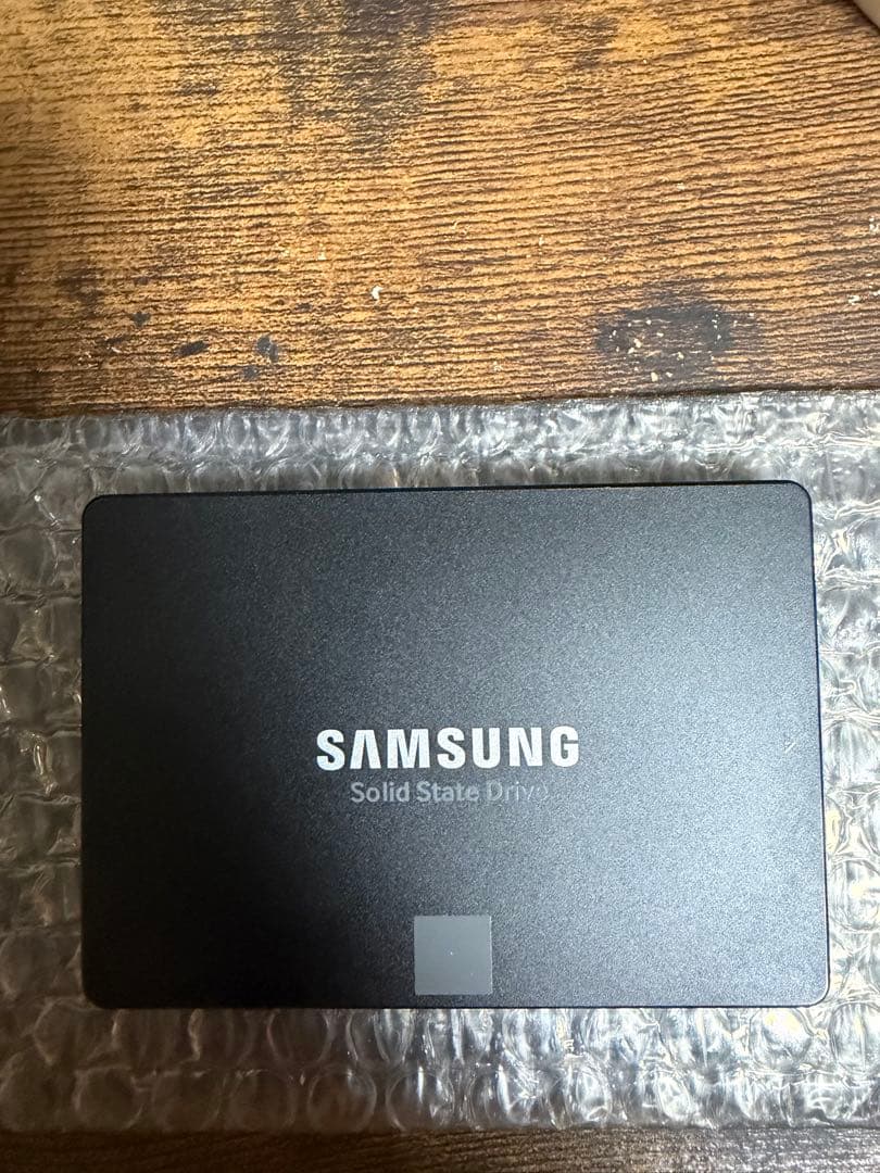 SAMSUNG 870 EVO 1TB SSD 使用時間3時間SATA