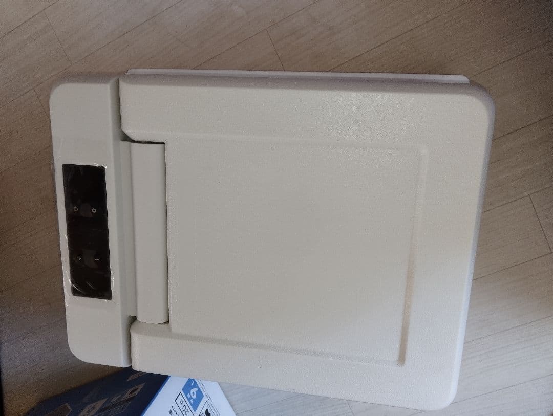 未使用　9L 冷蔵冷凍庫 VS-CB019WH