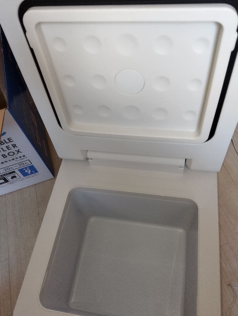 未使用　9L 冷蔵冷凍庫 VS-CB019WH