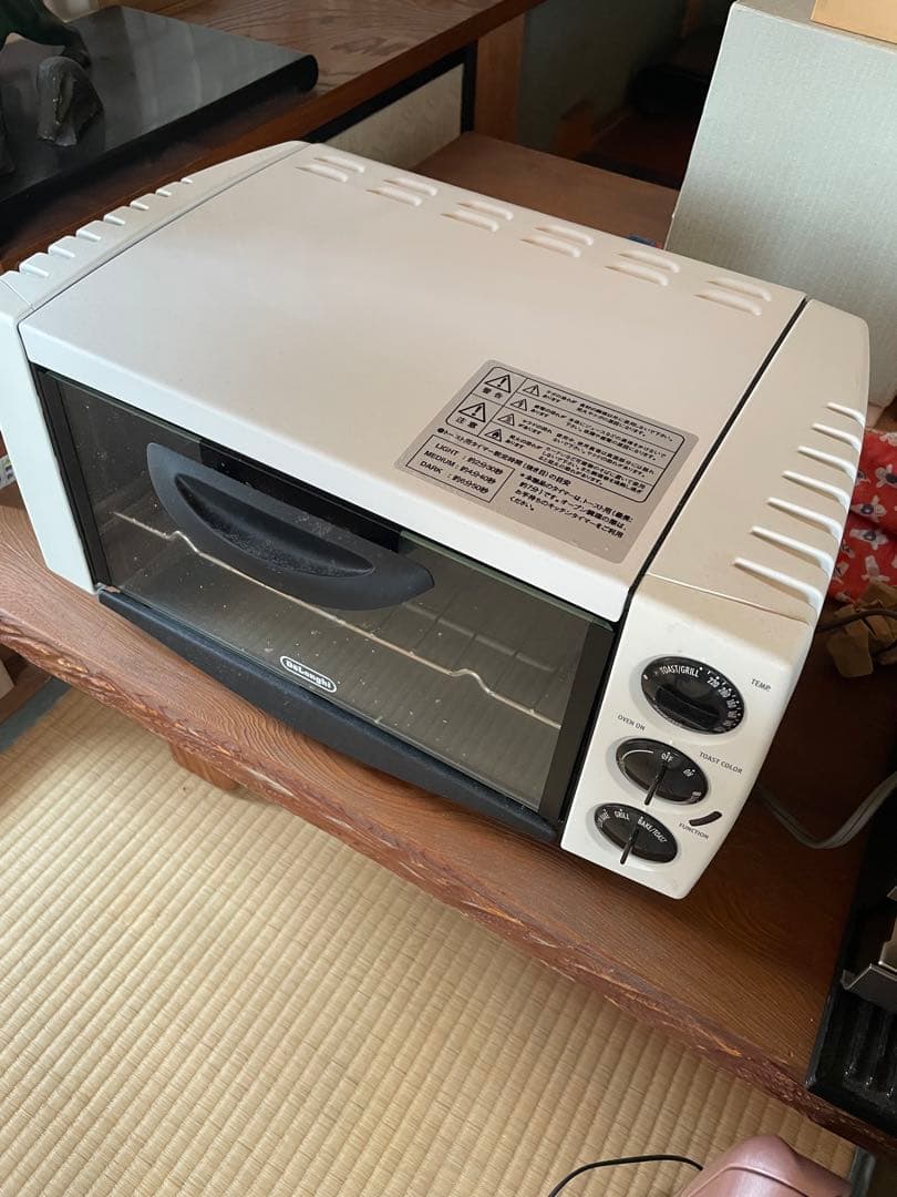 送料込！デロンギ　コンベクションオーブン / ピザ&トースト EO1202J-W