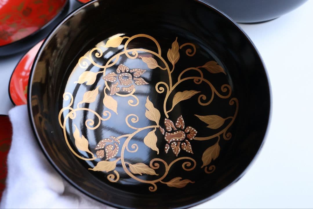 【CM449】天然木漆塗 花唐草金蒔絵 黒塗 朱塗 椀五客 大正昭和 木製漆器