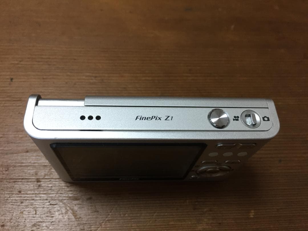 超美品 撮影画像あり　FUJIFILM　FINEPIX　Z1　付属品有　動作良好