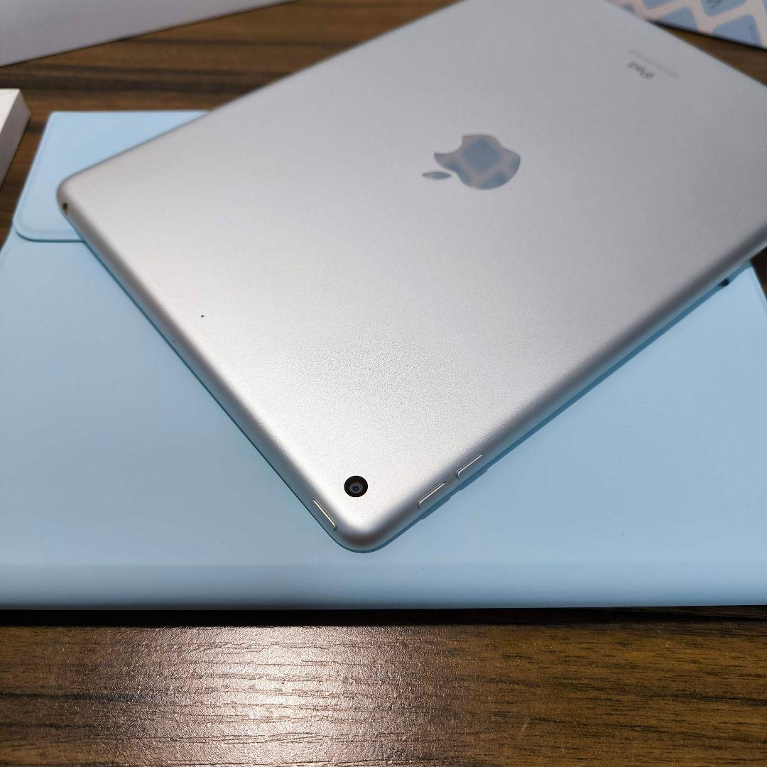 iPad 第7世代 Wi-Fi 32GB ケースとキーボード、タッチペン