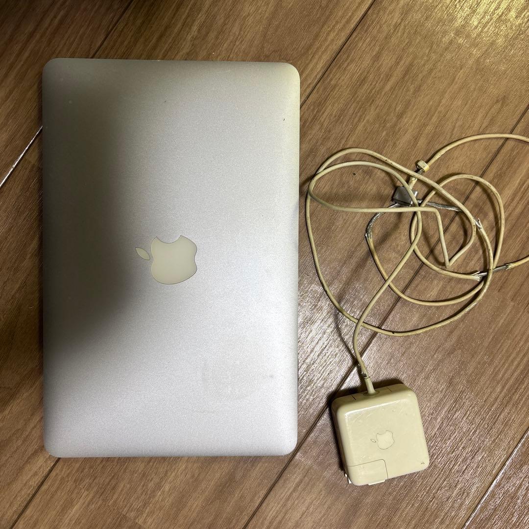 Apple MacBook 本体 充電器付き