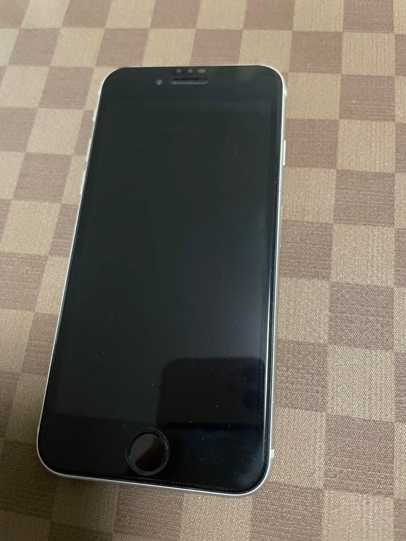 iPhone SE (第3世代) 128GBスターライト