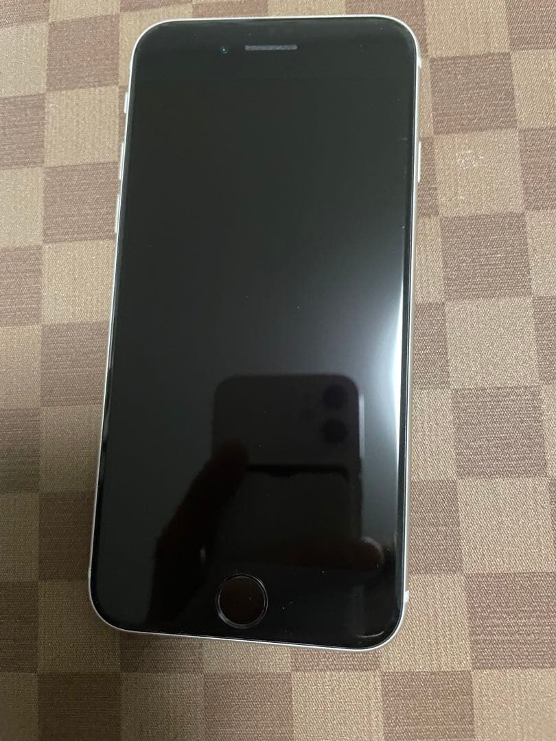 iPhone SE (第3世代) 128GBスターライト