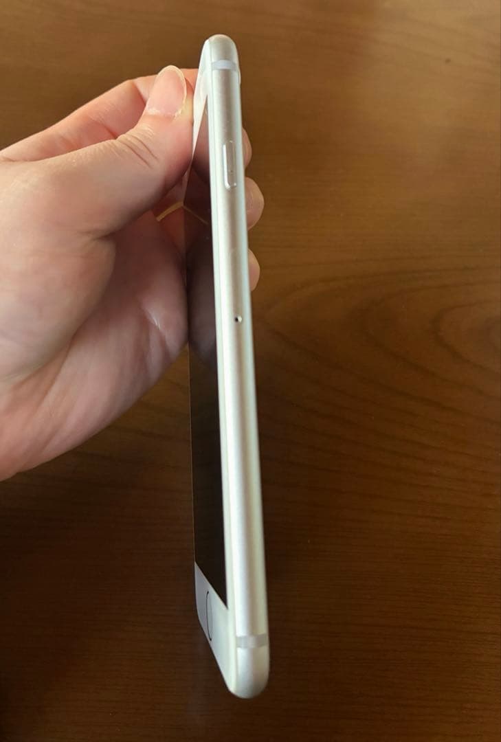 【美品】Apple iPhone8 SIMフリー 64G