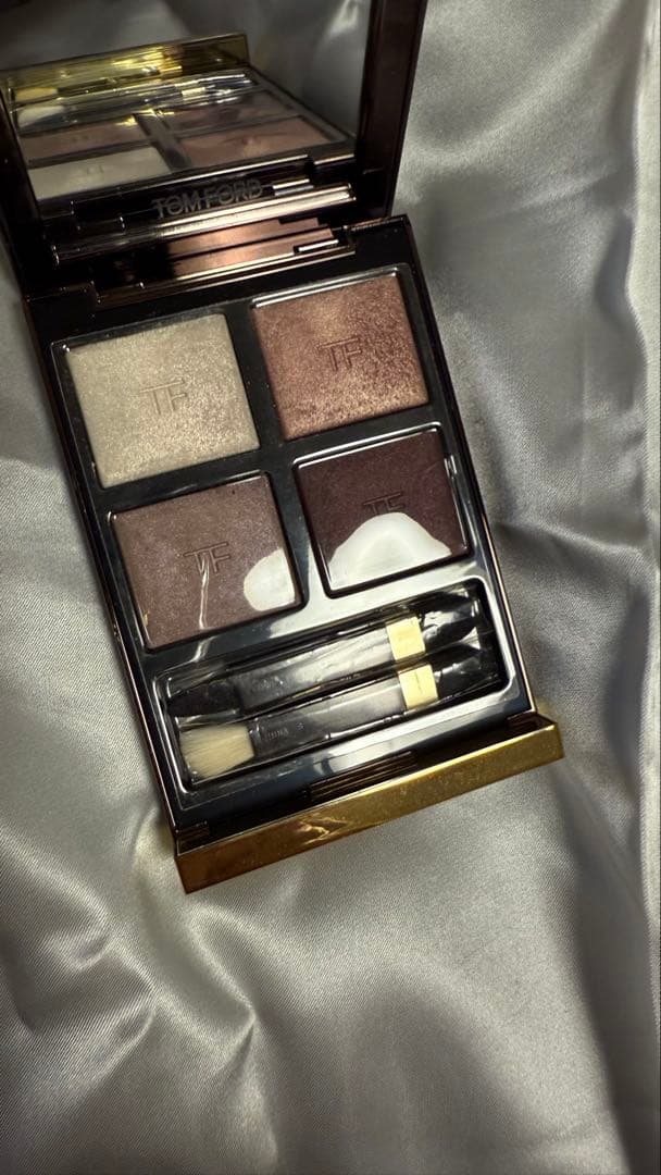 k*o様 TOM FORD アイシャドウパレット 4色