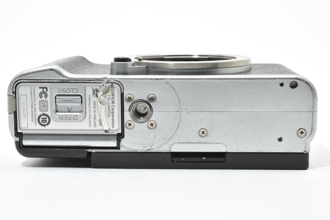 富士フイルム X-A2 ミラーレスデジタルカメラボディ シルバーFujifilm
