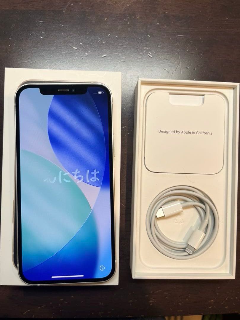 iPhone 12ホワイト本体64GBケース + 強化ガラスフィルム付き[美品]