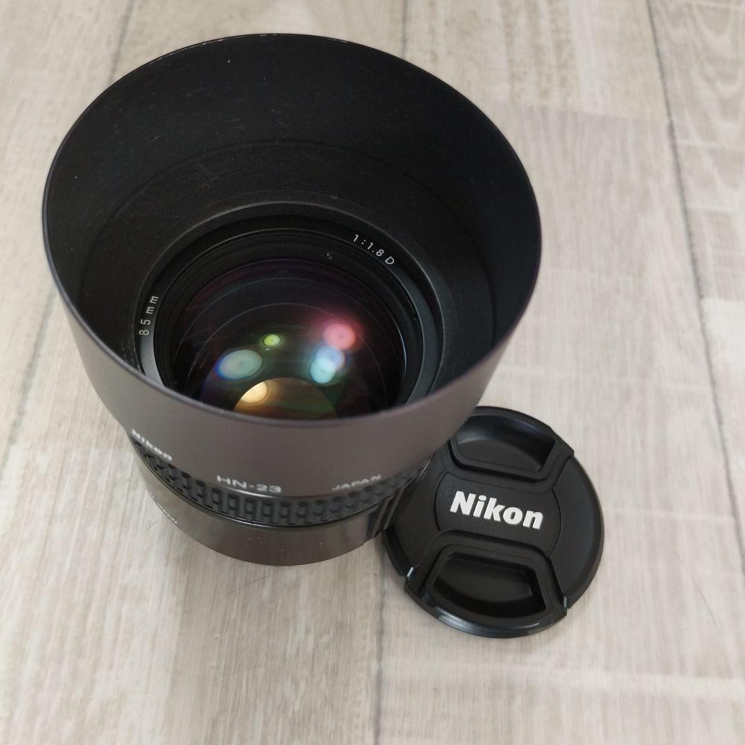 NIKON AF NIKKOR 85mm f/1.8 D【フード付】