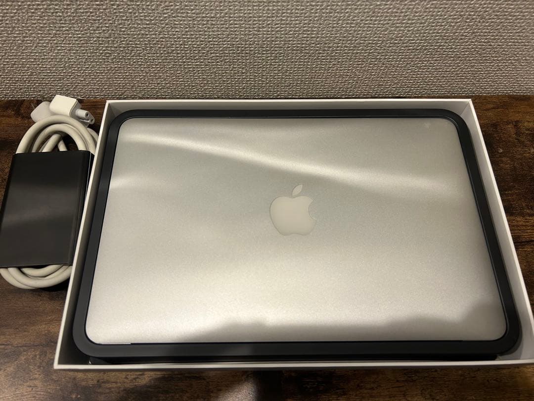 MacBook本体 Apple MacBook Air(intel corei5, 2013)