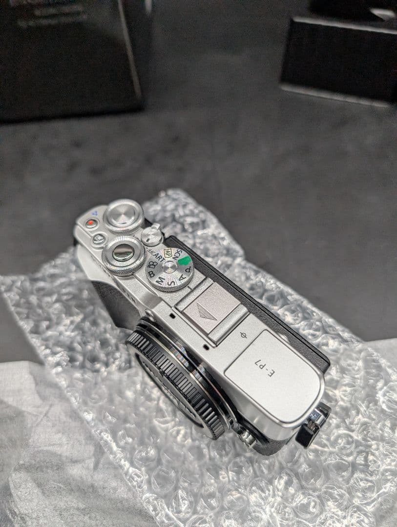 【新品同様】OM SYSTEM PEN E-P7 EZダブルズームキット