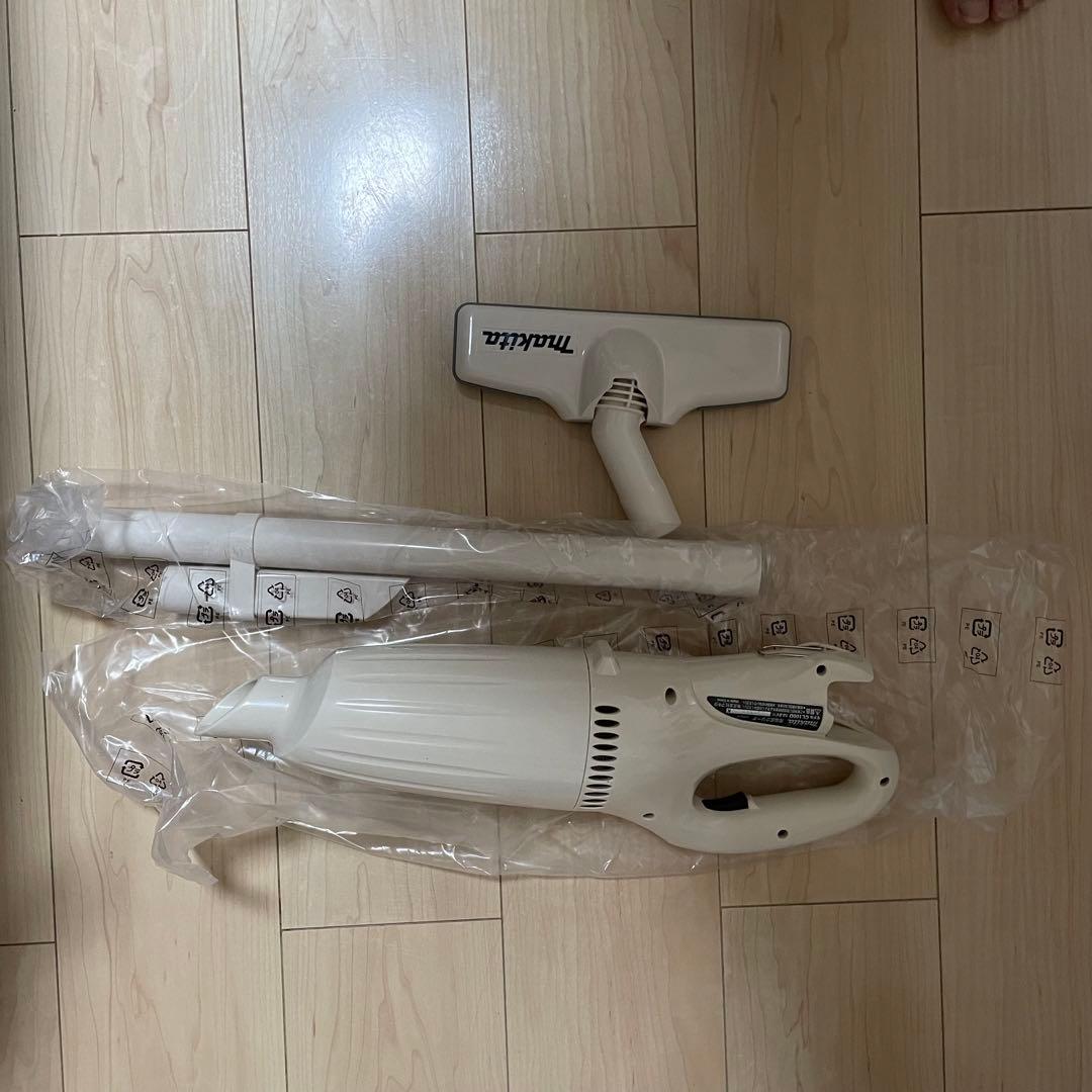 【極美品】充電式クリーナ CL100DW （バッテリ・充電器 同梱モデル）