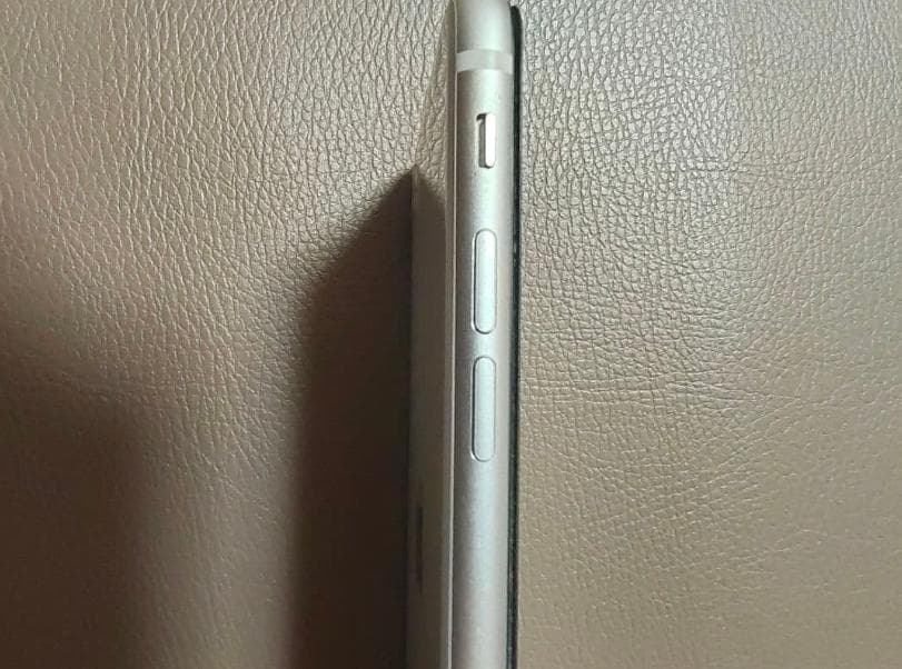 Apple iPhone SE3 128GB シルバー