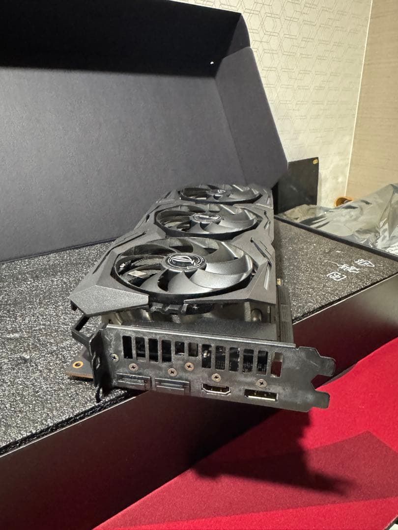 【美品】ASUS ROG STRIX Radeon RX 5700 XT