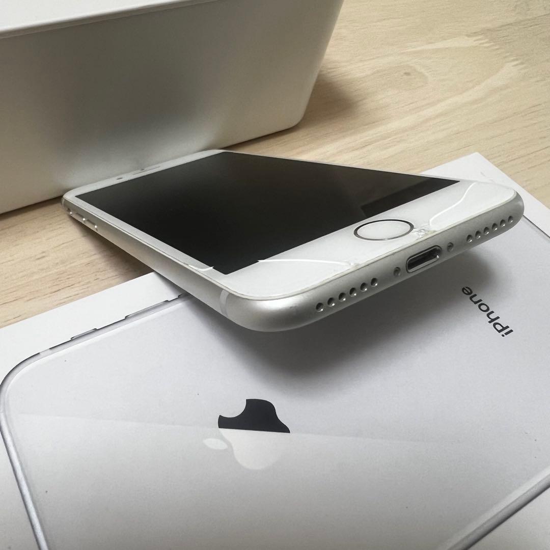 iPhone8 Silver 64GB SIMフリー　初期化済　画面ヒビあり