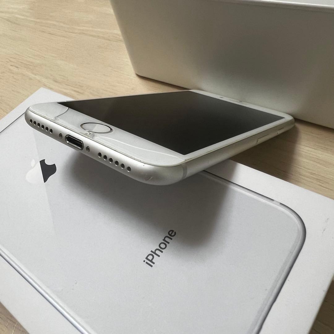 iPhone8 Silver 64GB SIMフリー　初期化済　画面ヒビあり