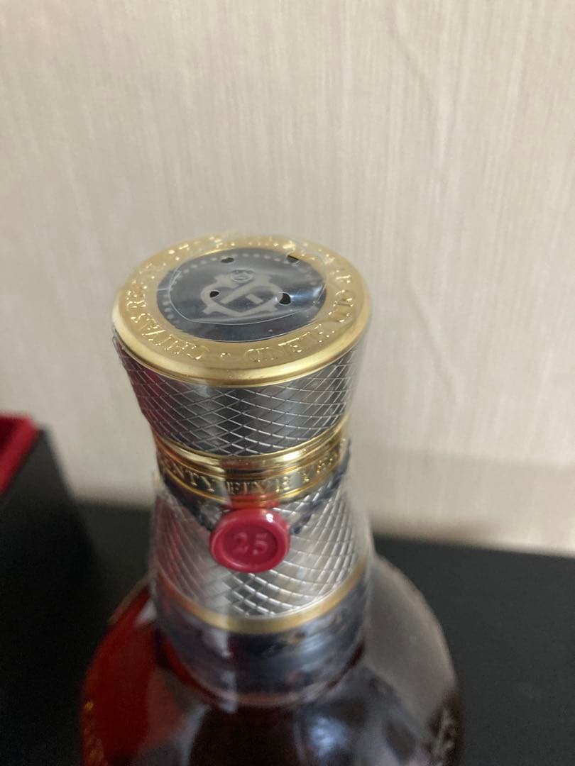 ☆未開封☆CHIVAS REGAL 25年　700ml
