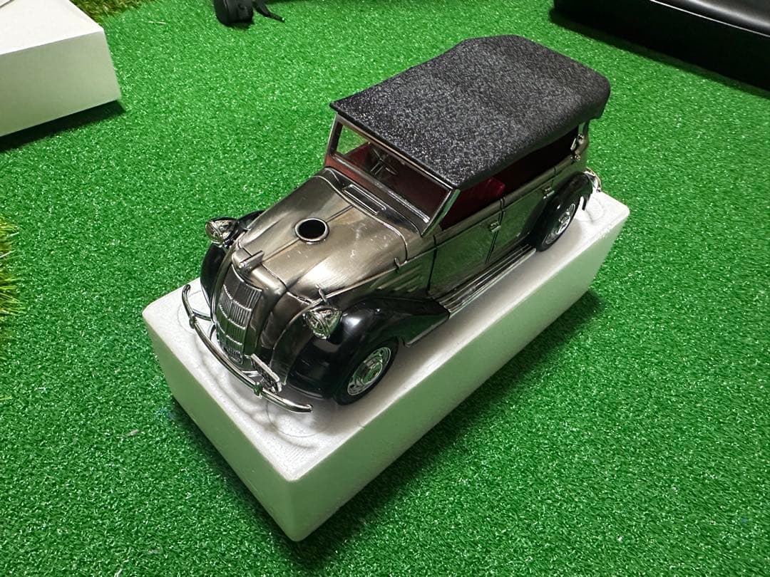 トヨタ Phaeton AB 1/18スケールモデル