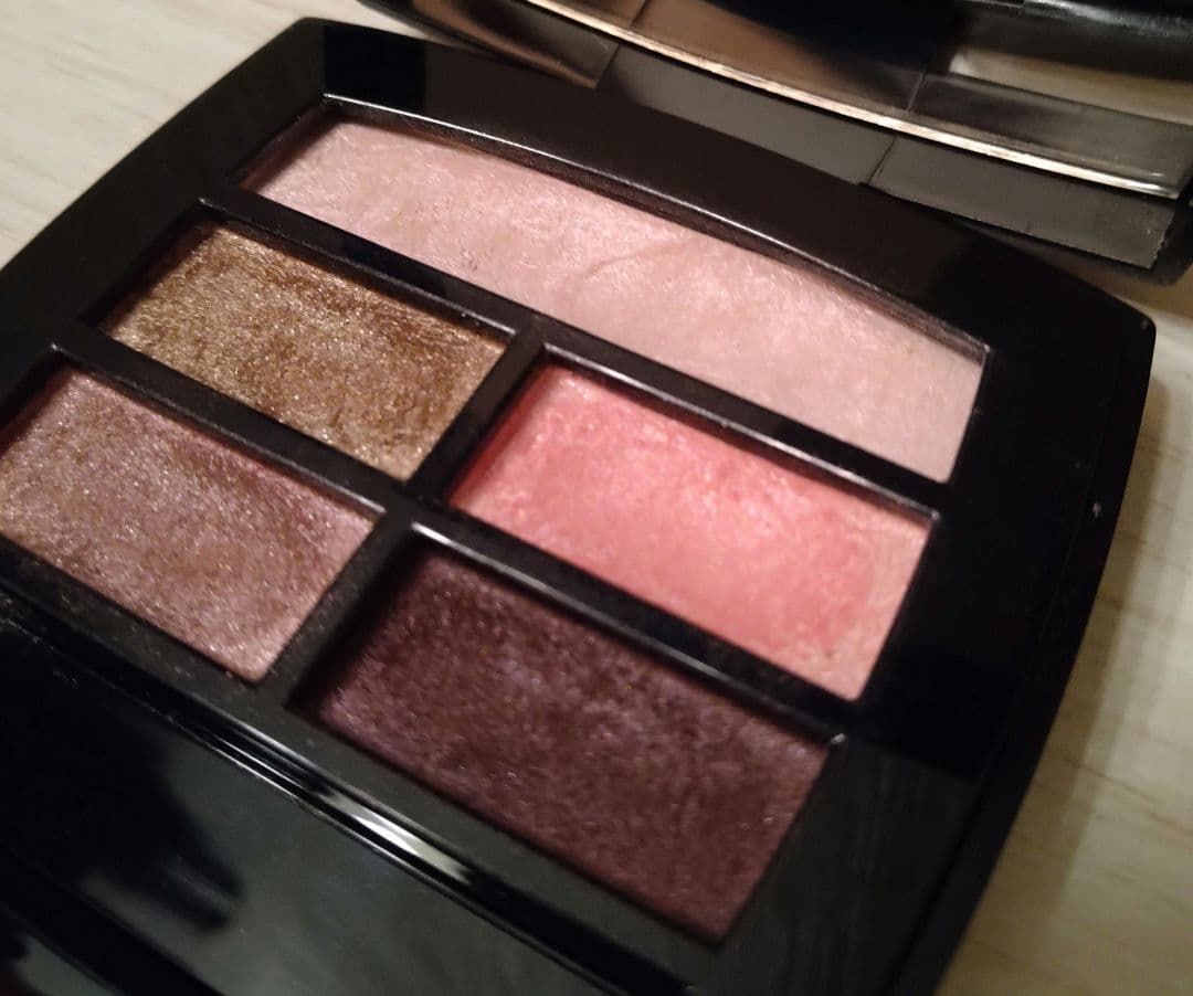 CHANEL　レベージュルガールパレット　ライト