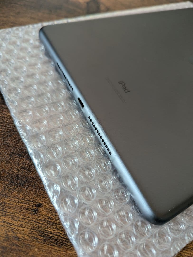 Apple iPad 第８世代 32GB スペースグレイ セルラーモデル