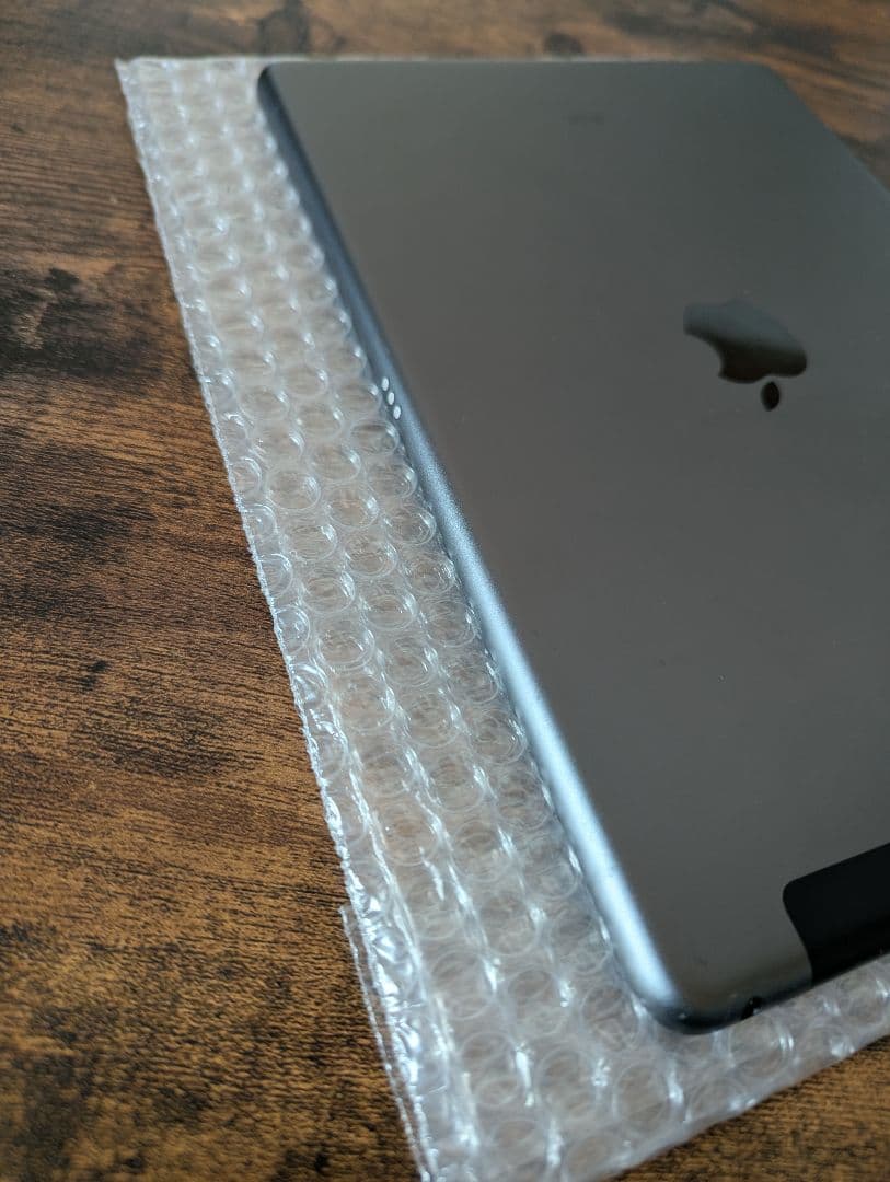 Apple iPad 第８世代 32GB スペースグレイ セルラーモデル
