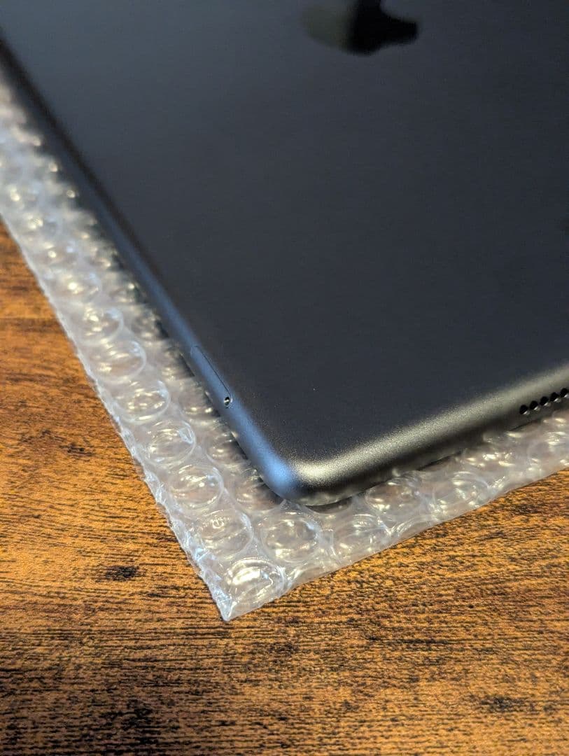 Apple iPad 第８世代 32GB スペースグレイ セルラーモデル