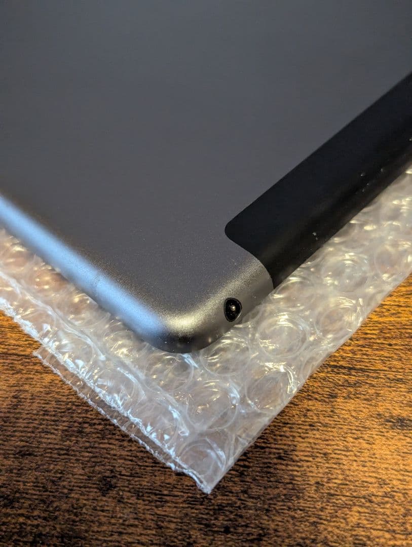Apple iPad 第８世代 32GB スペースグレイ セルラーモデル
