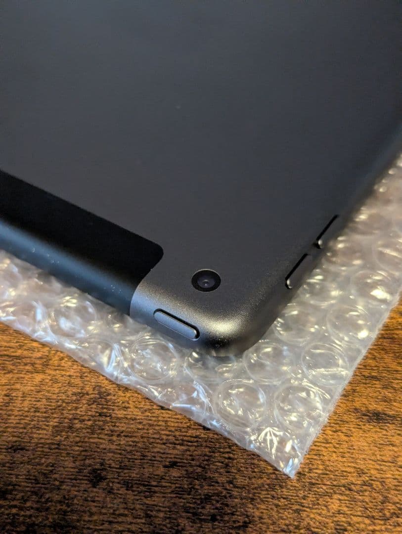 Apple iPad 第８世代 32GB スペースグレイ セルラーモデル