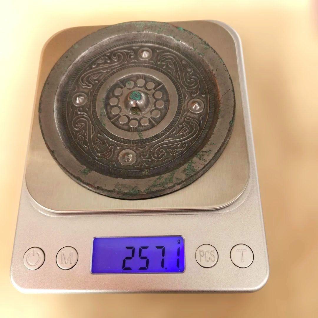 中国古代漢鏡　重さ 約275㌘ 直径 約11.4㌢ 古美術
