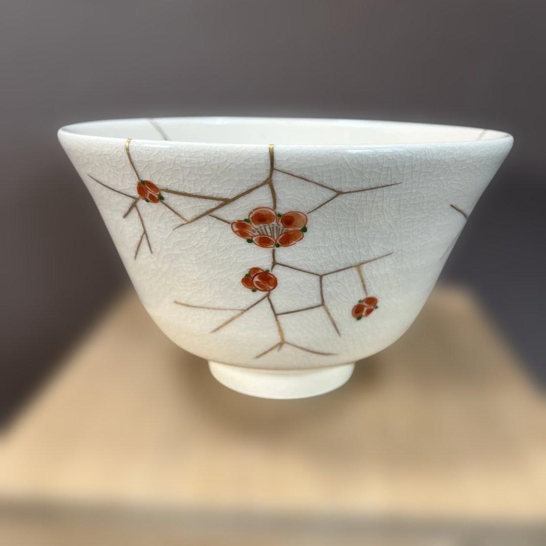 未使用品【薩摩焼】白薩摩 磯御庭焼 色絵梅文茶碗 井戸型 梅枝紋 島津家磯御庭窯