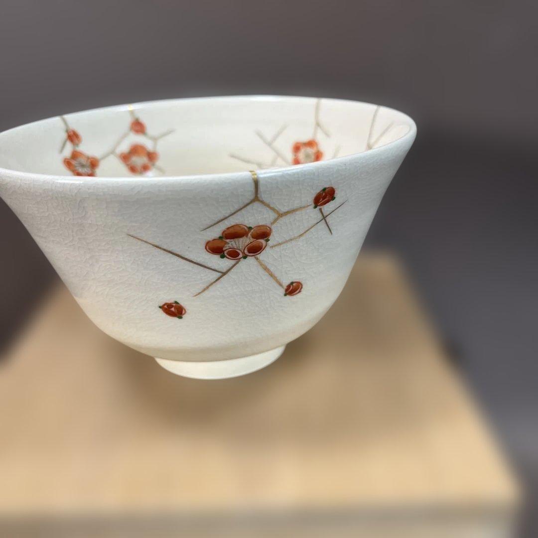 未使用品【薩摩焼】白薩摩 磯御庭焼 色絵梅文茶碗 井戸型 梅枝紋 島津家磯御庭窯