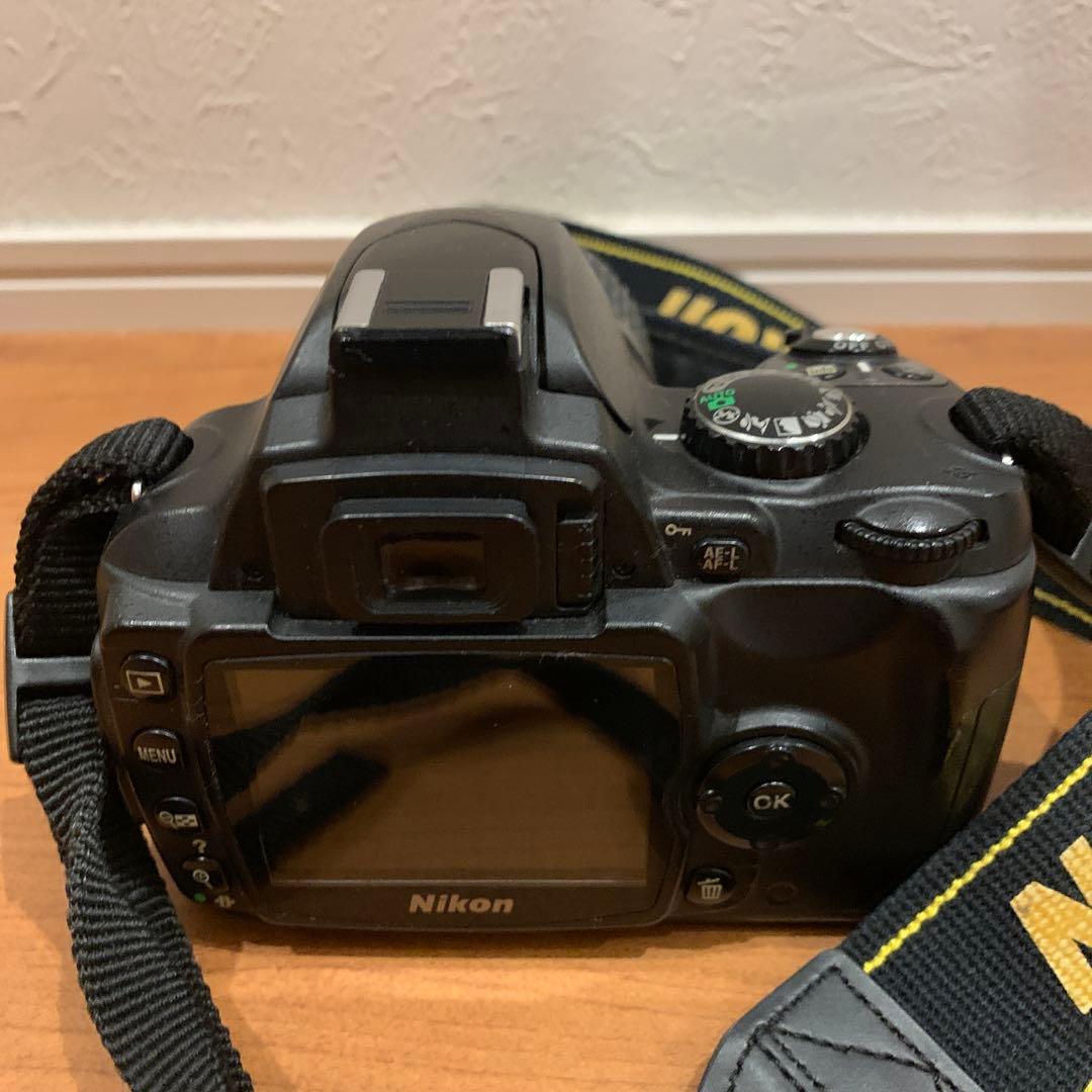 Nikon D40 デジタル一眼レフカメラ 本体 レンズ付き