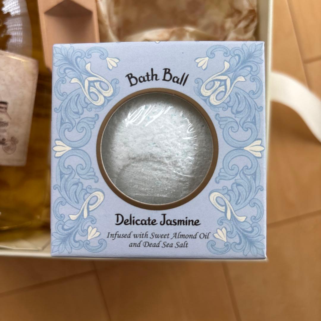 わ*ん様 SABON シャワーオイル ボディスクラブ　バスボール