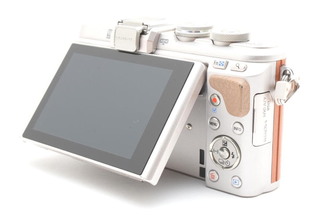 超美品 オリンパス ペン E-PL8 ミラーレスデジタルカメラボディ ブラウン