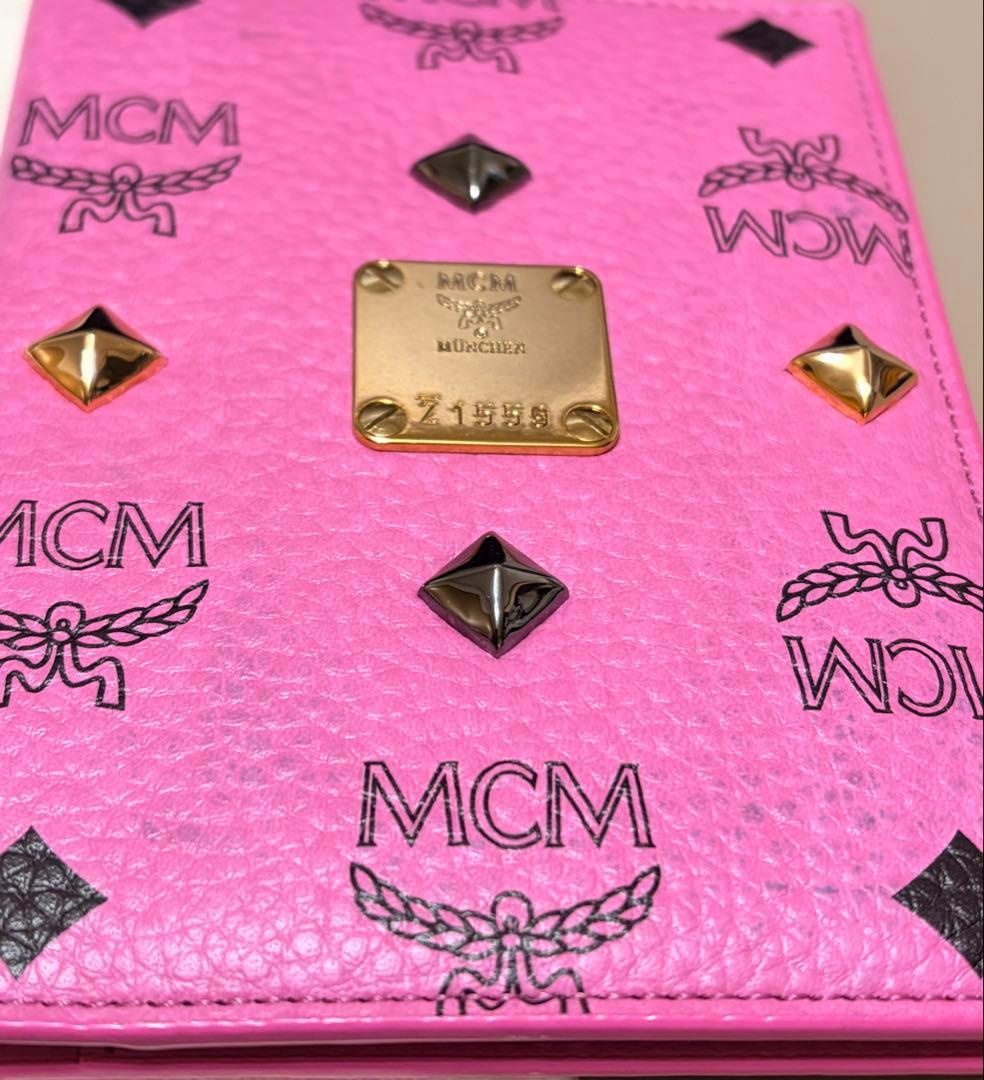 MCM パスポートケース ヴィセトス ピンク スタッズ レザー 正規品