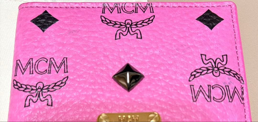 MCM パスポートケース ヴィセトス ピンク スタッズ レザー 正規品