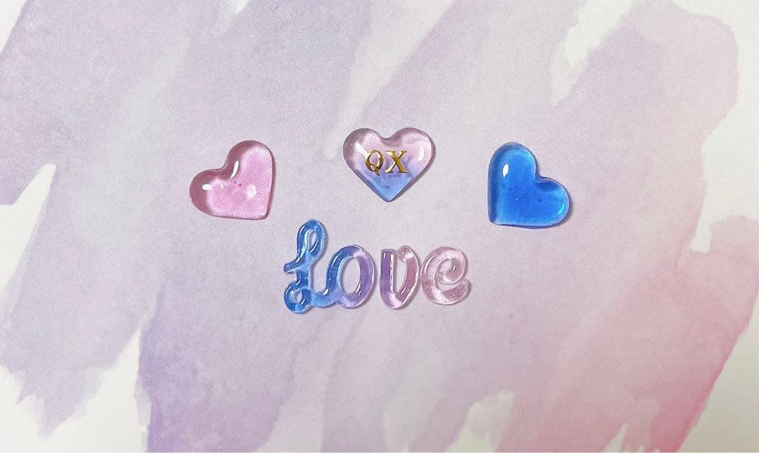 ネイルパーツ　LOVE ラブ　羽　ハート　可愛い　キラキラ　3Dパーツ　セブチ