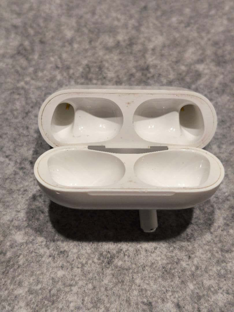 【ワケ有】AirPods Pro MLWK3J/A 右耳OK・左耳不動 ケース付