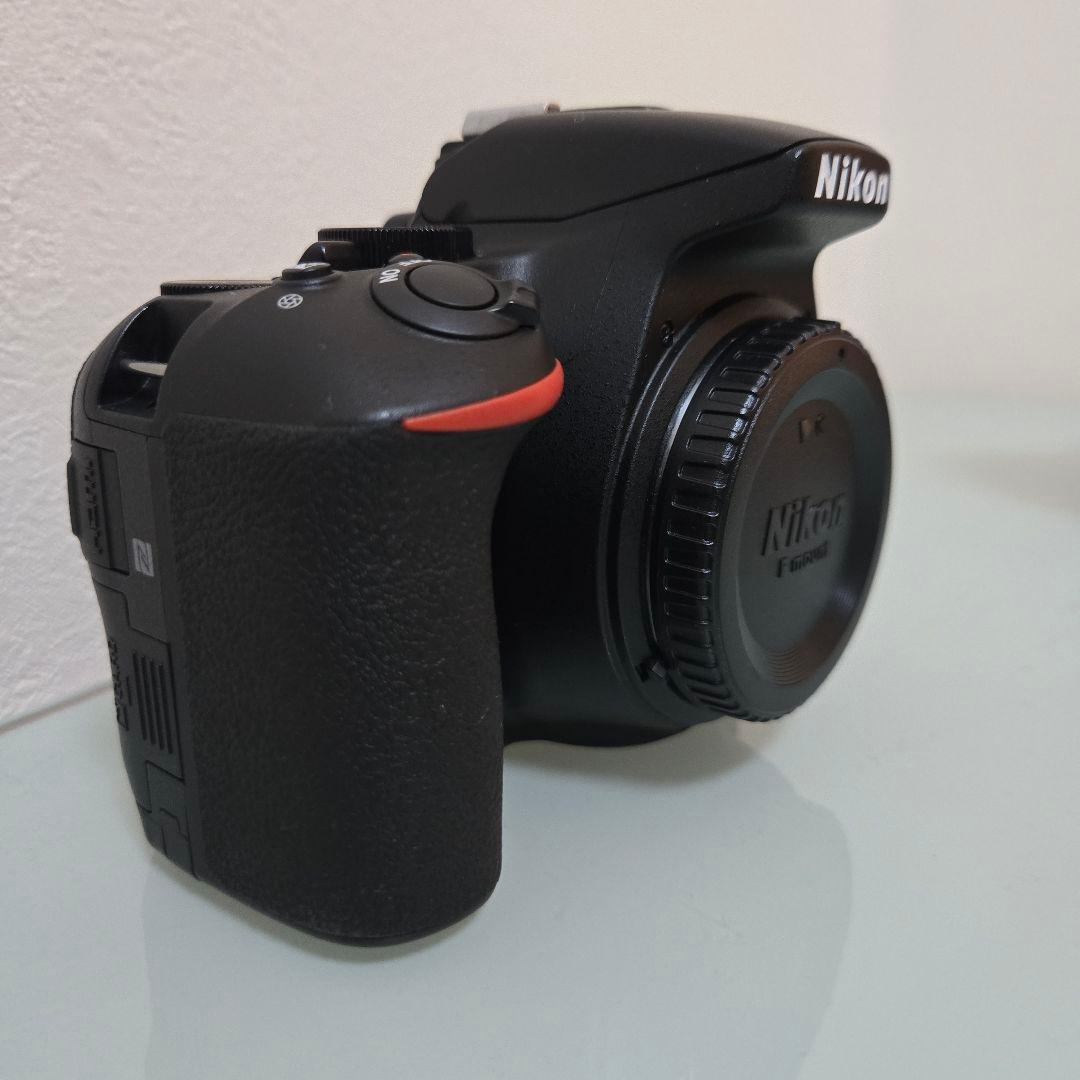 Nikon D5600 ダブルズームキット+おまけ付き