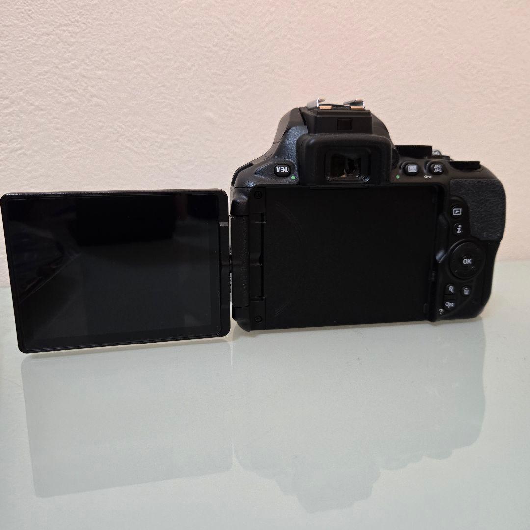 Nikon D5600 ダブルズームキット+おまけ付き