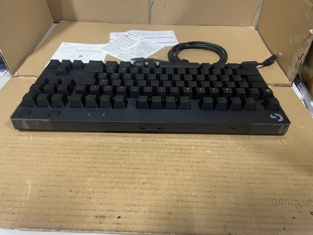 Logicool G PRO ゲーミングキーボード G-PKB-002LNd赤軸