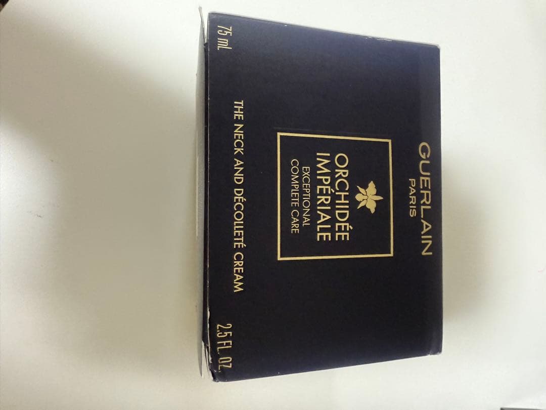 化粧下地 GUERLAIN LINGERIE DE PEAU CUSHION