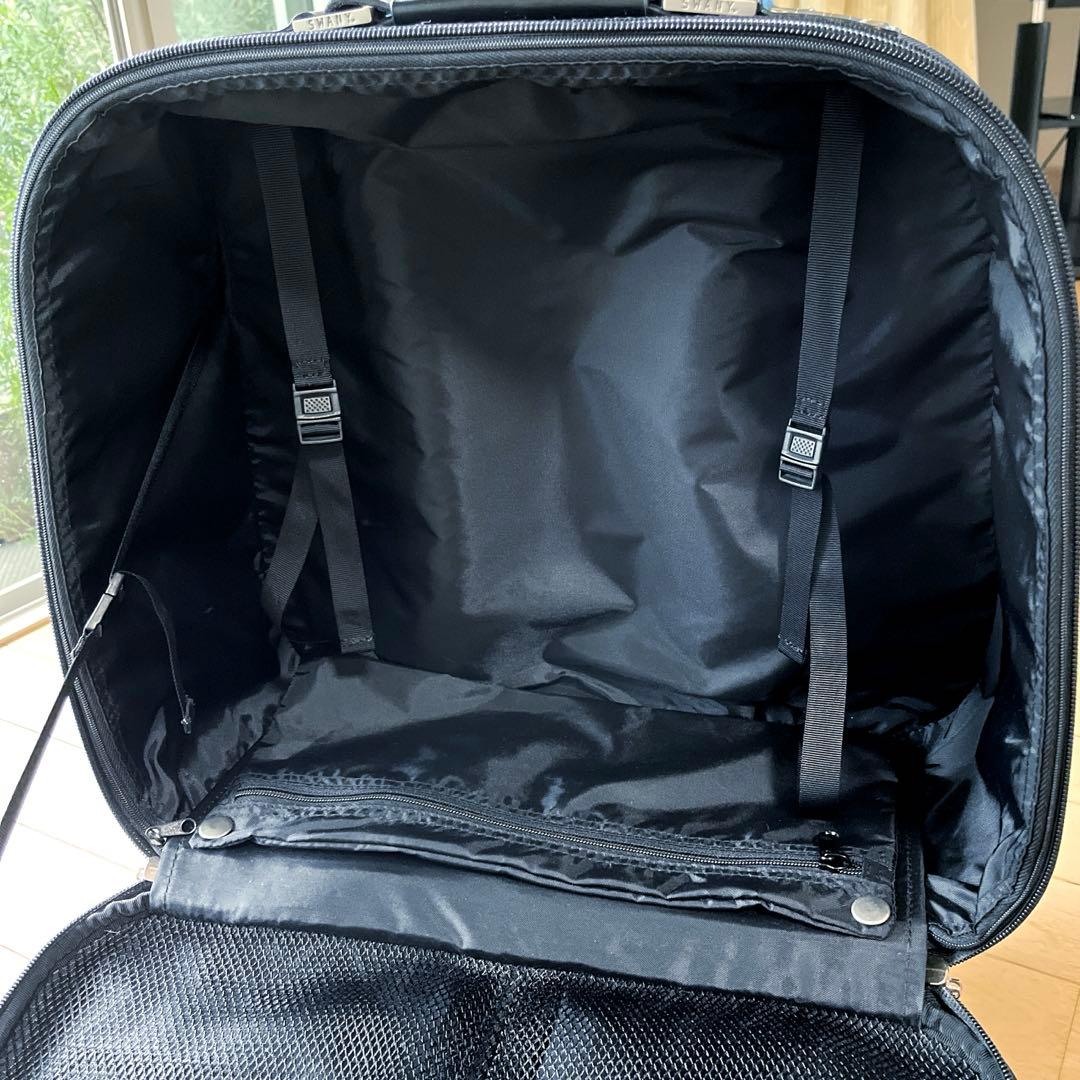スワニーキャリーバッグ　旅行 機内持ち込み 南京錠2個付き 4輪
