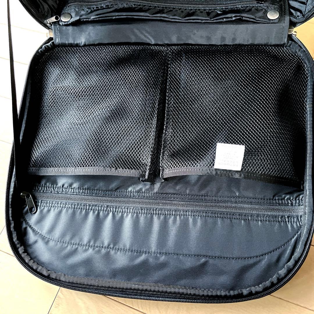 スワニーキャリーバッグ　旅行 機内持ち込み 南京錠2個付き 4輪